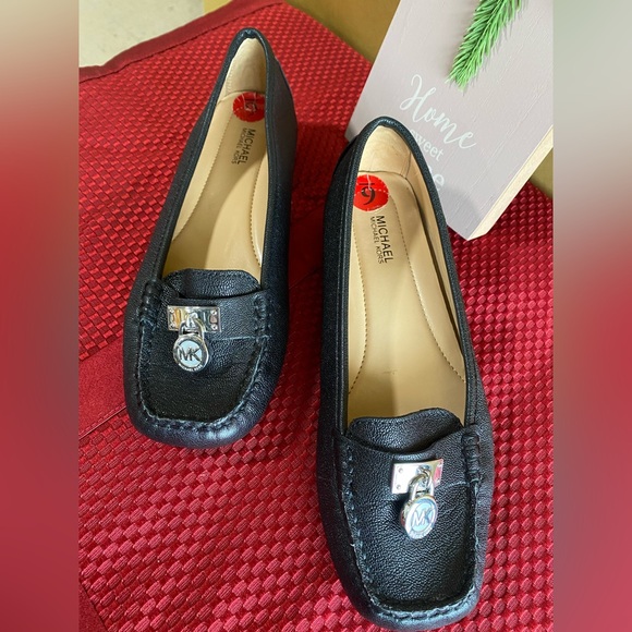 ⭐️Michael Kors Women's Black Loafers - Picture 10 of 15
